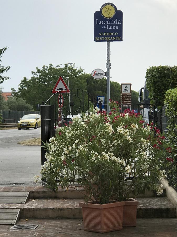 Locanda Della Luna Hotel Fogliano Marina Exterior foto