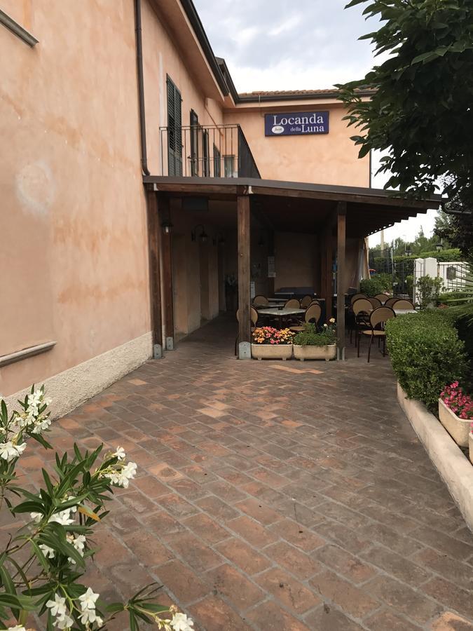 Locanda Della Luna Hotel Fogliano Marina Exterior foto